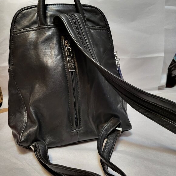 PELLE STUDIO FOR WILSONS LEATHER VINTAGE BLACK SLING BACKPACK - Picture 3 of 6